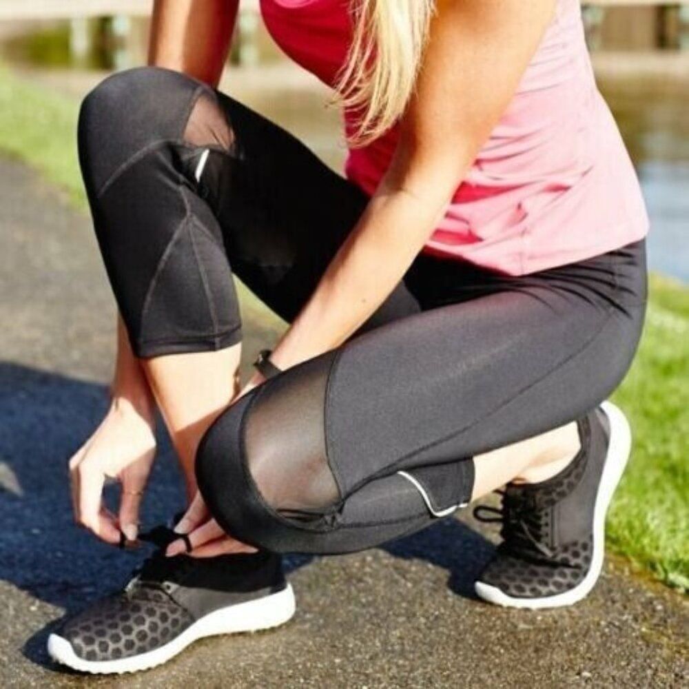 ZELLA Women's Size S‎ Black Reflective Bees Knees Mesh Inset Crop Leggings